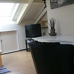 Njoy-uithof * The Hague
